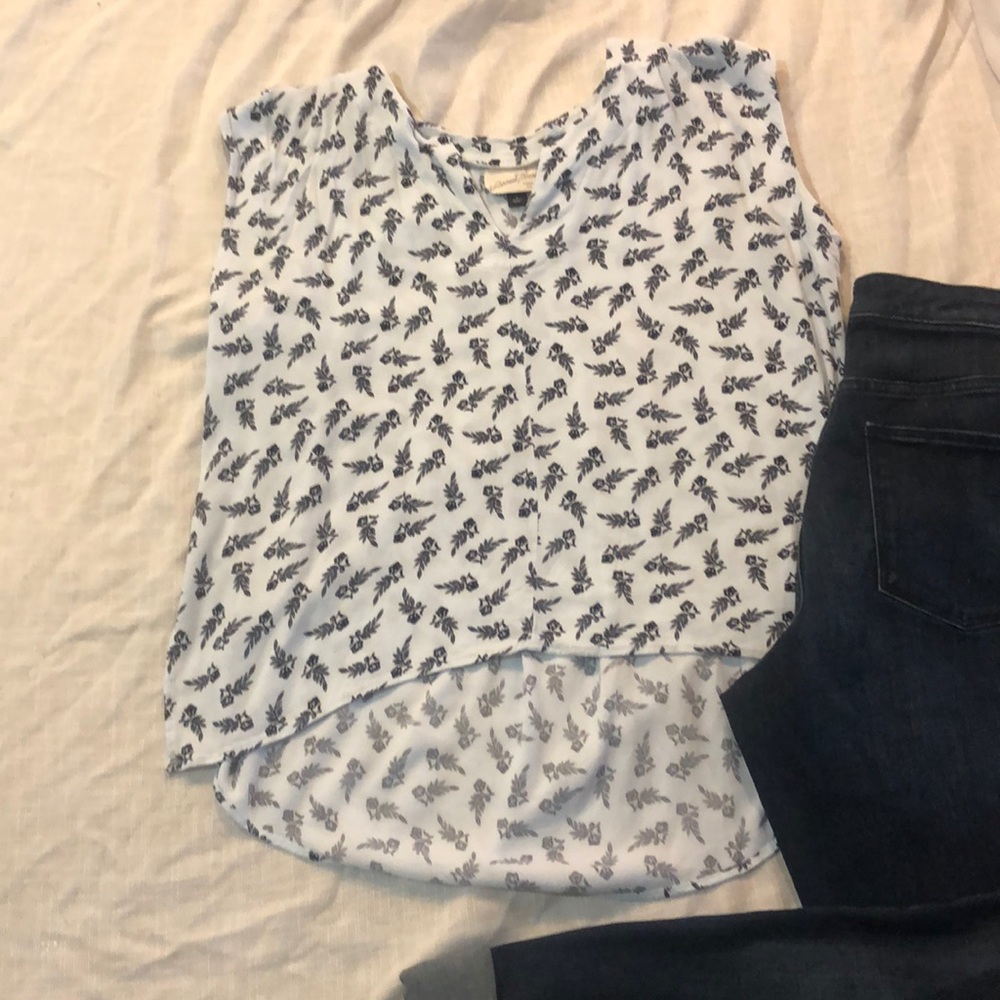 Blue floral top